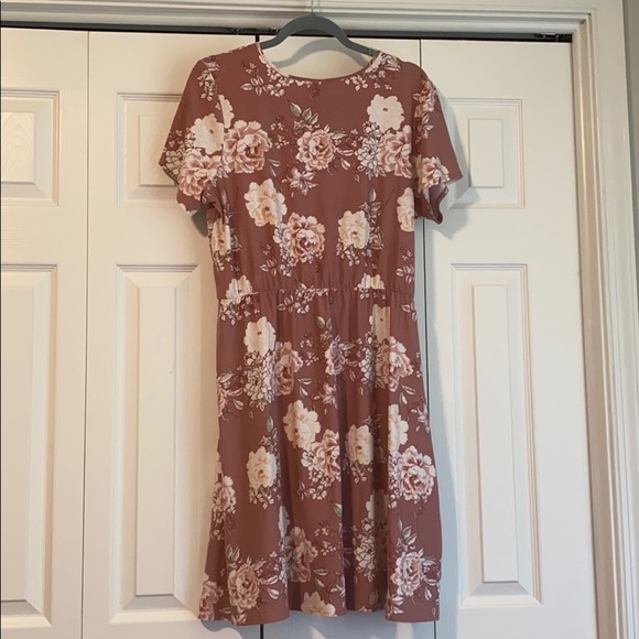NWOT dusty pink flower faux wrap dress - Picture 2 of 5